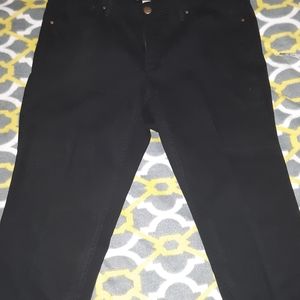 FADED GLORY BLACK JEAN CAPRIS